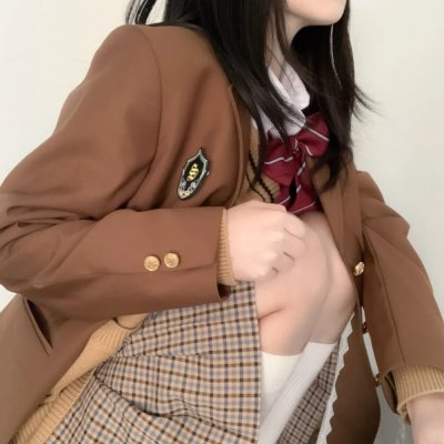 庭院里的女人